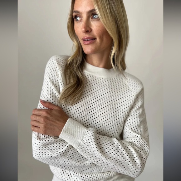 LOFT Petite Cream Open Knit Sweater Size small petite - Picture 1 of 4